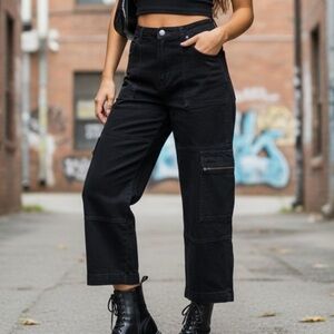 Women’s Black High-Waisted Wide-Leg Cropped Cargo Pants Streetwear Denim